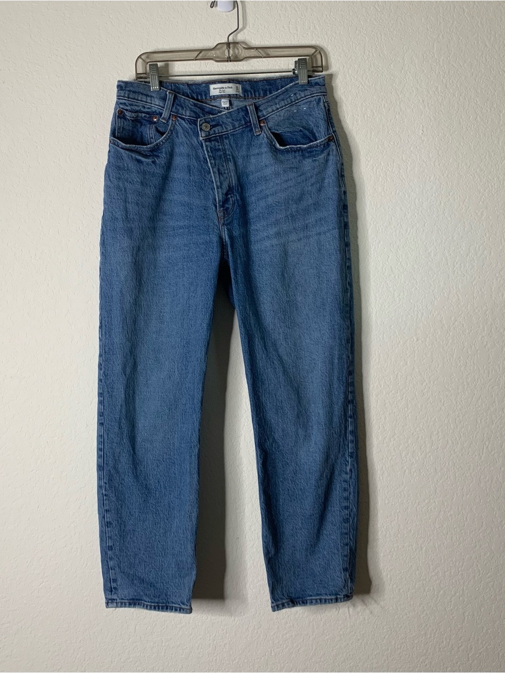 Abercrombie & fitch womens blue the dad high rise jeans 10/30 shorts